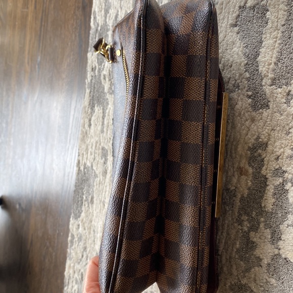 Louis Vuitton LV HOXTON GM purse handbag clutch crossbody - Picture 16 of 16